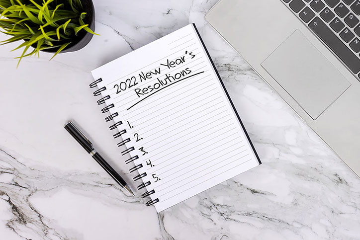 Notepad with 2022 New Year's Resolutions